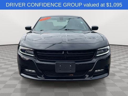 Used 2016 Dodge Charger SXT w/ Navigation & Travel Group image 2