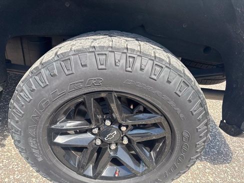 Used 2021 Chevrolet Silverado 1500 LT Trail Boss w/ Convenience Package II AWD/4WD image 32