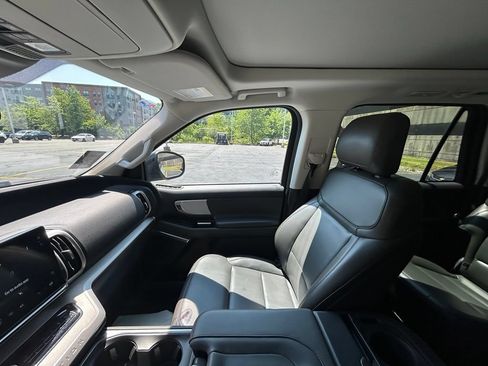 Used 2025 Ford Expedition Active AWD/4WD image 24