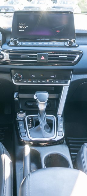 Used 2023 Kia Seltos S w/ Navigation Package AWD/4WD image 16