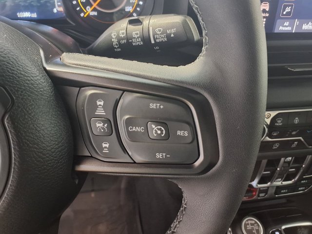 Used 2025 Jeep Wrangler Unlimited Rubicon AWD/4WD image 11