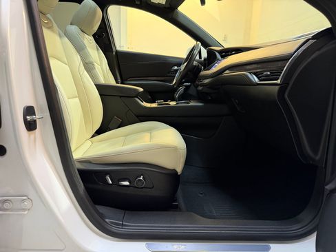 Used 2019 Cadillac XT4 Sport w/ Cold Weather Package AWD/4WD image 47
