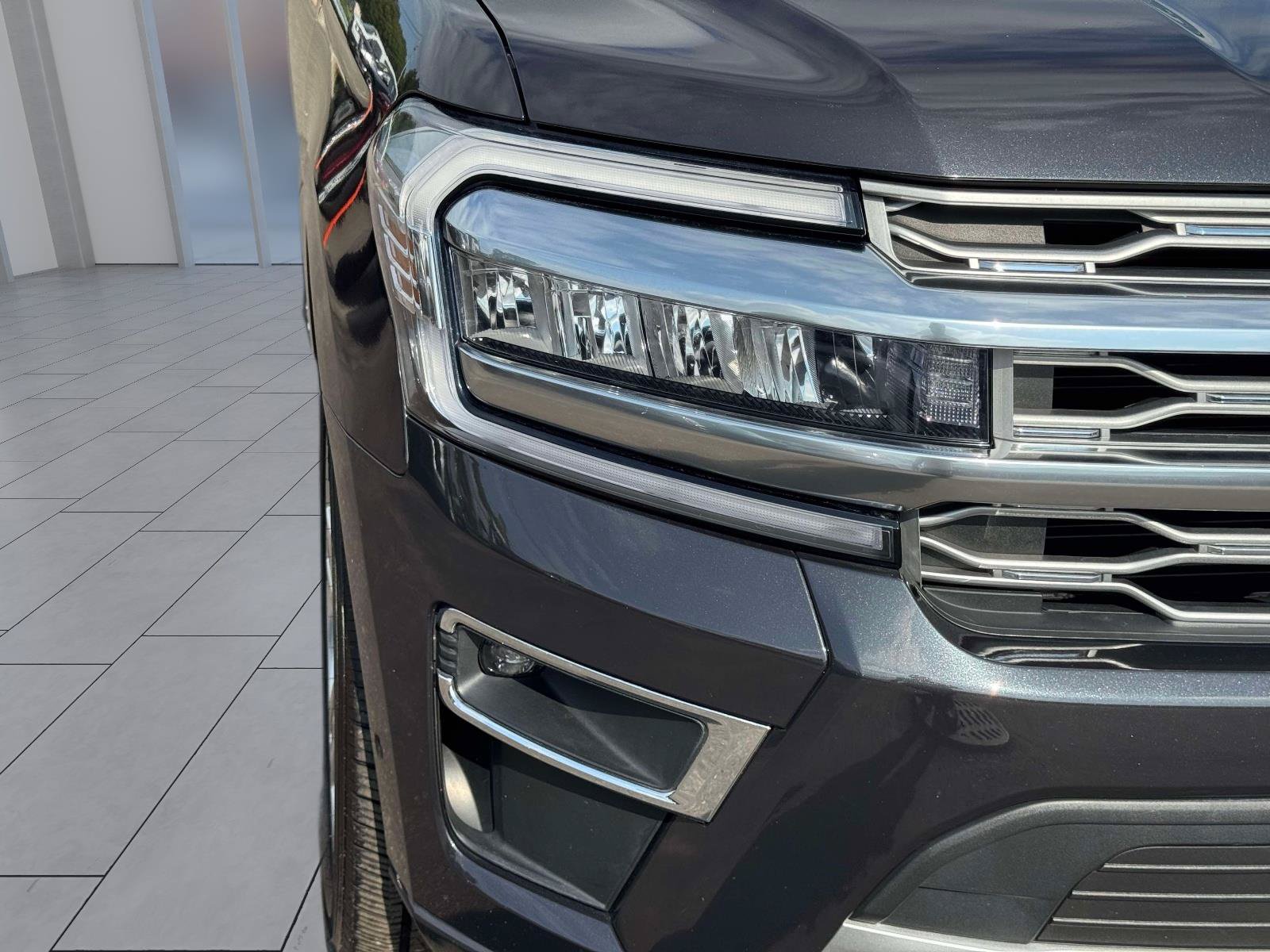 Certified 2024 Ford Expedition Platinum AWD/4WD image 7