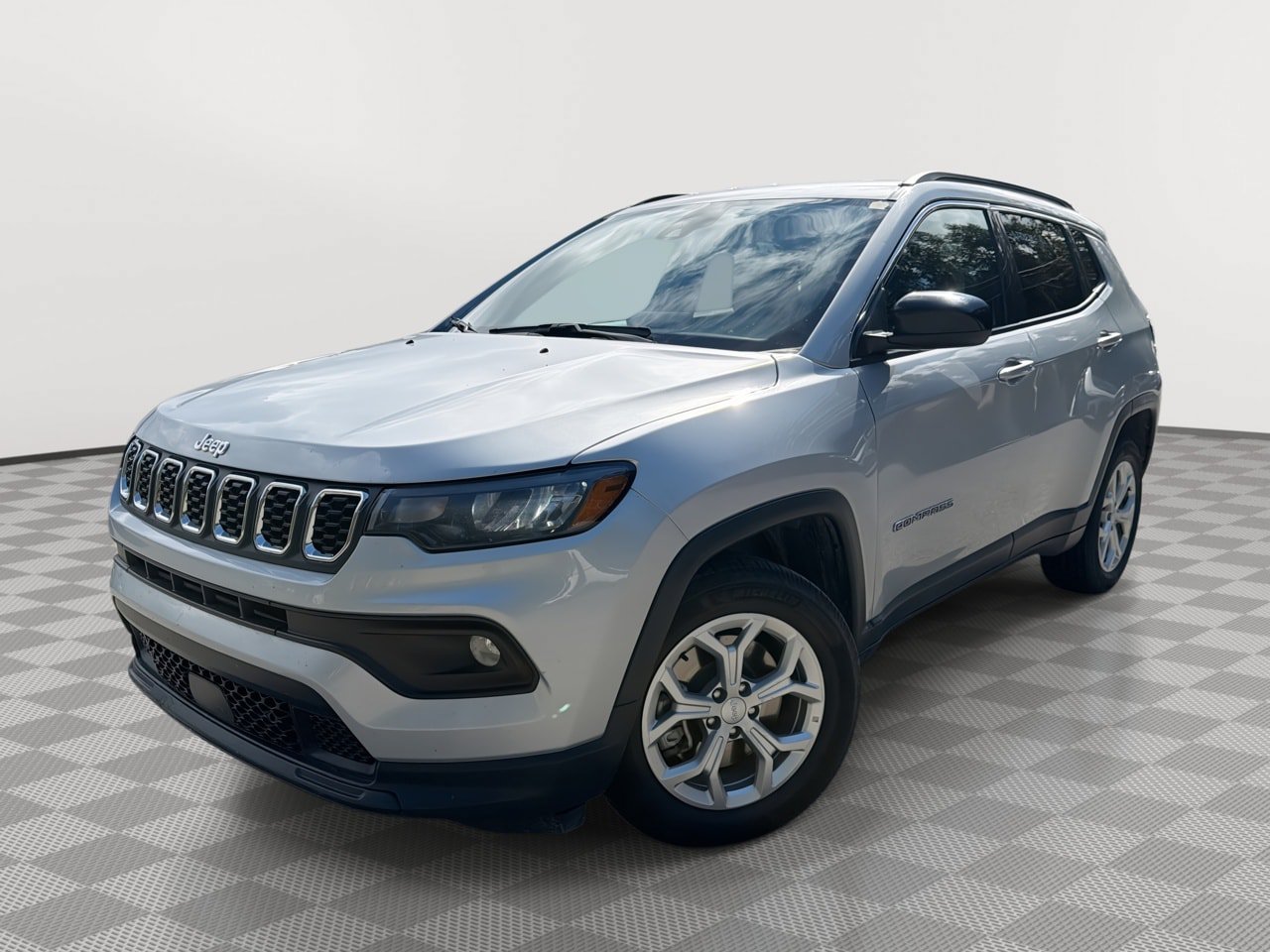 Used 2024 Jeep Compass Latitude AWD/4WD image 1