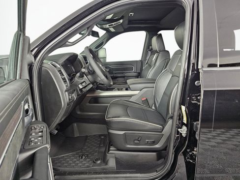 New 2026 RAM 3500 Laramie AWD/4WD image 18