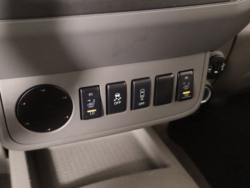 Used 2021 Nissan Frontier SV image 7