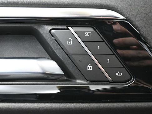 Used 2025 Chevrolet Tahoe Premier image 22