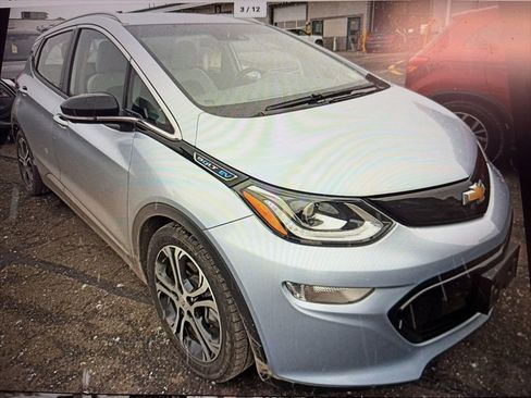 Used 2017 Chevrolet Bolt Premier w/ Driver Confidence II Package image 3
