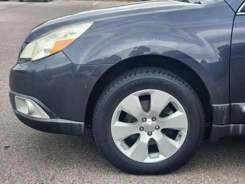 Used 2011 Subaru Outback 2.5i Premium w/ All-Weather Pkg AWD/4WD image 11