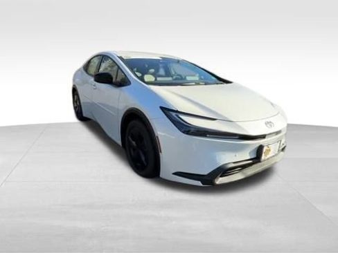 New 2026 Toyota Prius LE image 10
