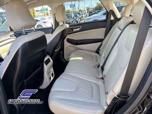 Used 2022 Ford Edge Titanium AWD/4WD image 36