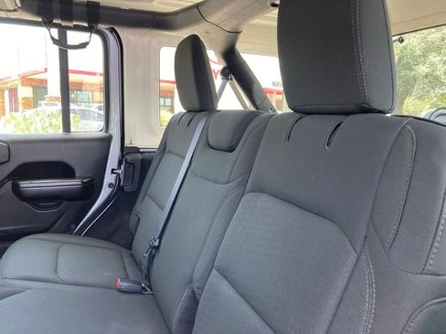 Used 2021 Jeep Wrangler Unlimited Sport AWD/4WD image 9