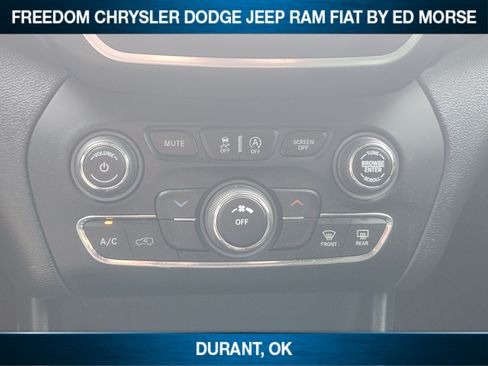 Used 2022 Jeep Cherokee Latitude AWD/4WD image 14