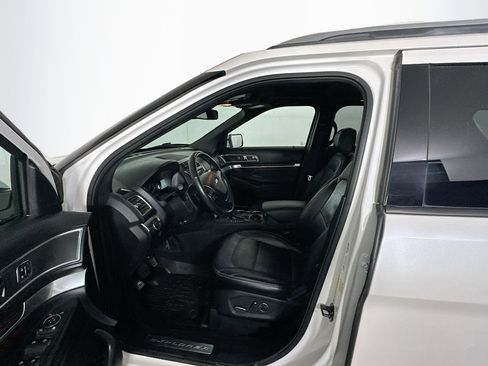 Used 2017 Ford Explorer Limited w/ Equipment Group 301A image 13