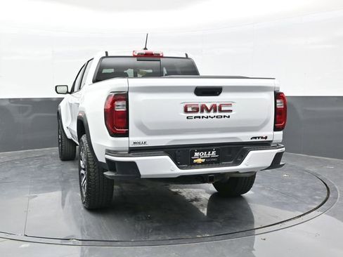 Used 2024 GMC Canyon AT4 w/ Technology Package AWD/4WD image 5