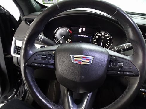 Used 2019 Cadillac XT4 Premium Luxury image 6