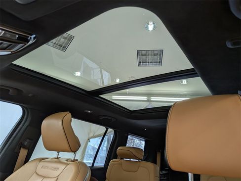 Used 2021 Jeep Grand Cherokee L Summit image 17