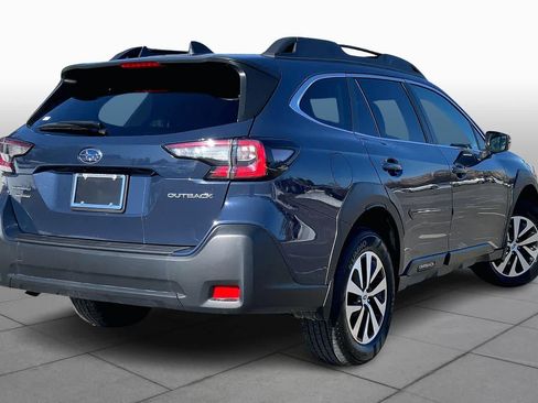 Used 2025 Subaru Outback Premium AWD/4WD image 13