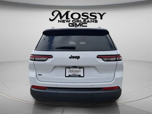 Used 2023 Jeep Grand Cherokee L Altitude image 6