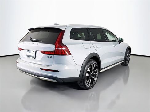 New 2026 Volvo V60 B5 Cross Country Ultra w/ Climate Package image 7