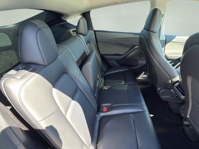 Used 2021 Tesla Model Y Long Range AWD/4WD image 12