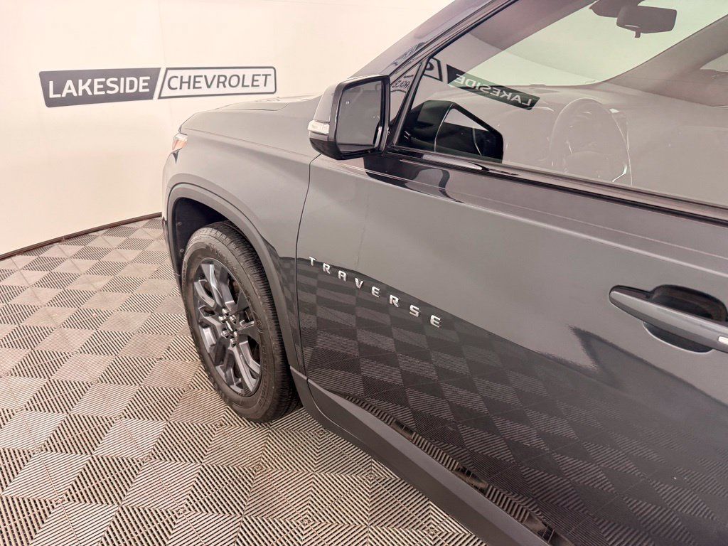 Used 2019 Chevrolet Traverse RS w/ LPO, Floor Liner Package FWD image 10