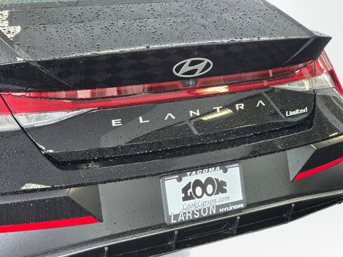 New 2026 Hyundai Elantra Limited FWD image 14