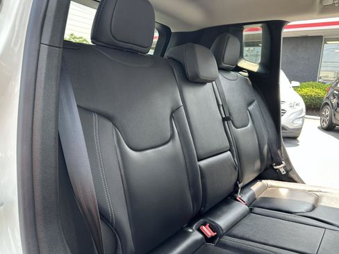 Used 2020 Jeep Renegade Limited w/ UConnect 8.4 Nav Group AWD/4WD image 40