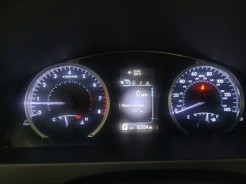 Used 2015 Toyota Camry XLE w/ Moonroof Package image 23