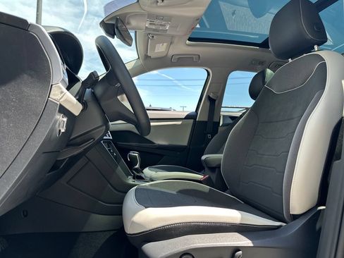 New 2026 Volkswagen Taos SE AWD/4WD image 3