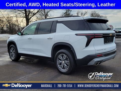 Used 2024 Chevrolet Traverse LT image 4