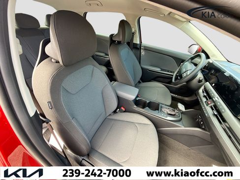 New 2025 Kia K4 LXS FWD image 13
