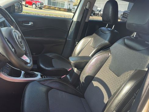 Used 2019 Jeep Compass Latitude w/ Safety & Security Group image 11