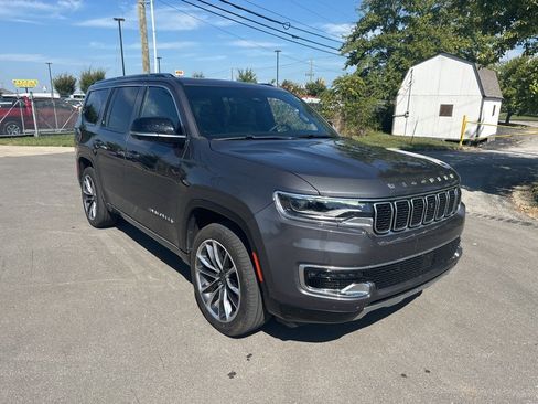 Used 2024 Jeep Wagoneer Series III w/ Premium Group I image 3