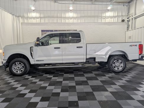 Used 2025 Ford F250 XLT AWD/4WD image 2