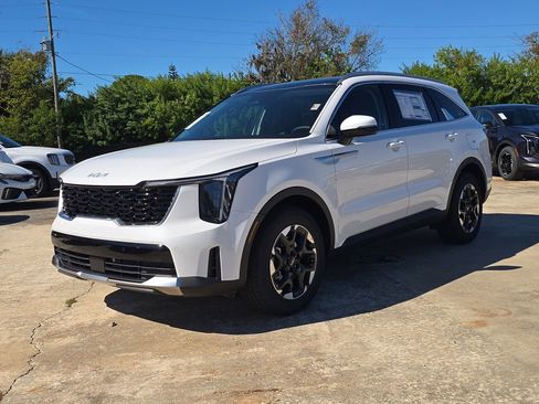 New 2026 Kia Sorento S w/ S Panoramic Sunroof Package image 4