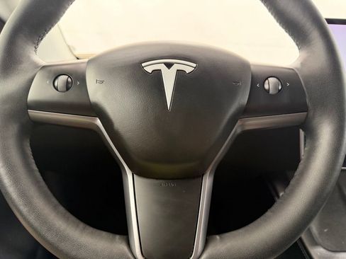 Used 2021 Tesla Model Y Long Range AWD/4WD image 40