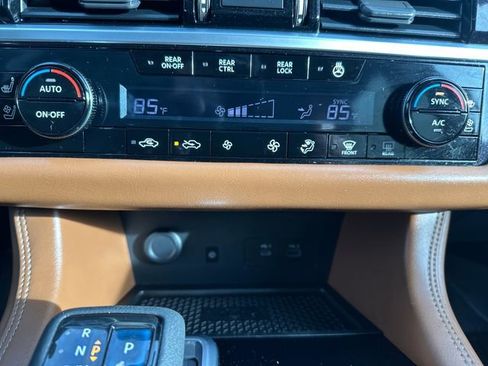 Used 2022 Nissan Pathfinder Platinum w/ Lighting Package (N93) image 16