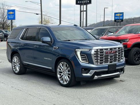 Used 2025 GMC Yukon Denali w/ Denali Reserve Package image 1