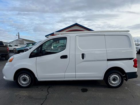 Used 2020 Nissan NV200 S image 2