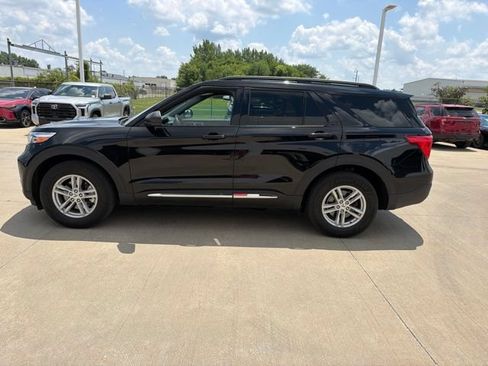 Used 2021 Ford Explorer XLT w/ Class III Trailer Tow Package AWD/4WD image 2