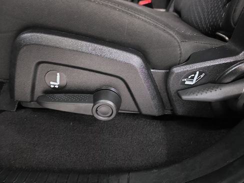 Used 2018 Dodge Journey SE image 33