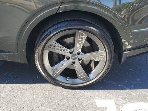 Used 2025 Genesis GV70 2.5T w/ Sport Prestige Package image 13