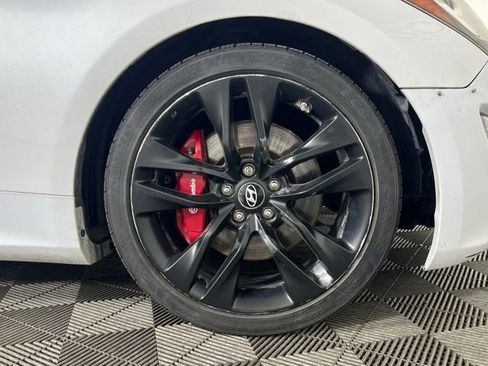 Used 2015 Hyundai Genesis 3.8 image 6
