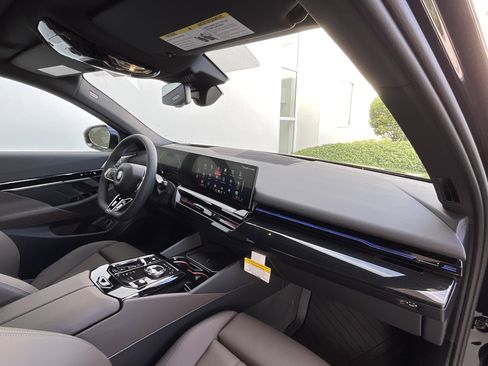 New 2026 BMW 530i w/ M Sport Package image 21