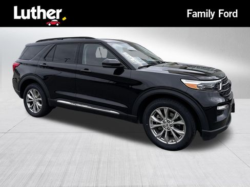 Certified 2024 Ford Explorer XLT w/ Equipment Group 202A AWD/4WD image 1