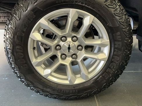 Used 2023 Chevrolet Silverado 1500 RST w/ Z71 Off-Road Package AWD/4WD image 24