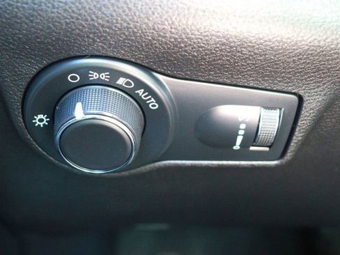 Used 2023 Jeep Compass Sport image 24