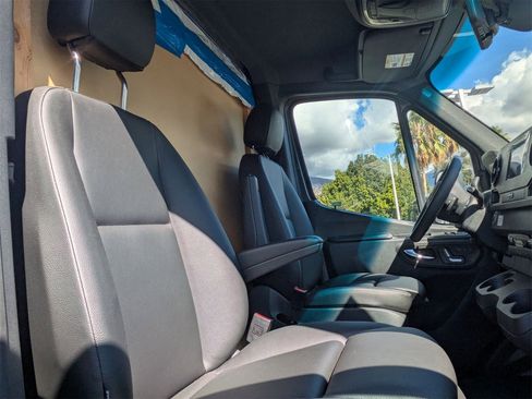 Used 2023 Mercedes-Benz Sprinter 3500 image 9