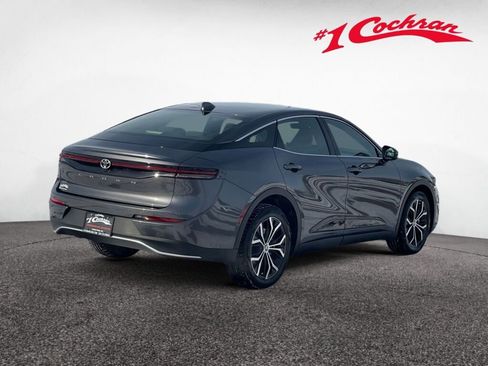 Used 2023 Toyota Crown XLE image 18